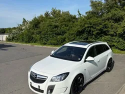 Weiß Gebraucht 2012 Opel Insignia OPC Kombi | 10.500 € (Etwas zu teuer)
