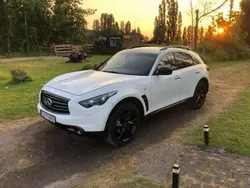 Infiniti QX70