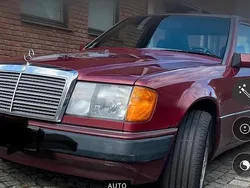 Rot Gebraucht 1990 Mercedes 200 Limousine | 4.800 €