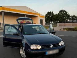 Blau Gebraucht 2000 VW Golf IV Limousine | 2.000 € (Teuer)