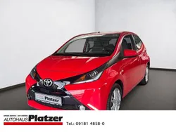 Rot Gebraucht 2015 Toyota Aygo X-play Kleinwagen | 7.950 € (Fairer Preis)