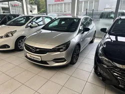 Silber Gebraucht 2021 Opel Astra Design & Tech Limousine | 14.900 € (Guter Preis)