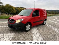 Amarenarot Gebraucht 2016 Mercedes Citan 109 Van / Kleinbus | 4.500 € (Etwas zu teuer)
