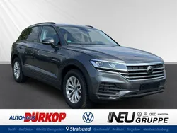 Grau Gebraucht 2024 VW Touareg Basis SUV | 59.900 € (Fairer Preis)