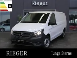 Weiß Gebraucht 2022 Mercedes Vito Van / Kleinbus | 28.322 €