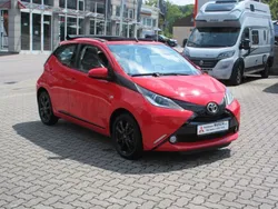 Super red 5 Gebraucht 2017 Toyota Aygo X-wave Kleinwagen | 8.900 € (Fairer Preis)