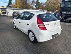 Weiß Gebraucht 2010 Hyundai i30 Comfort Limousine | 2.450 € (Superpreis)