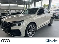 Vikunjabeige metallic Gebraucht 2023 Audi Q8 SUV | 119.890 €