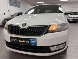 Bila candy/candyweiss Gebraucht 2013 Skoda Rapid Elegance Kombi | 9.500 € (Fairer Preis)