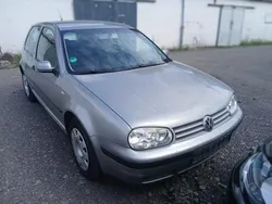 Grau Gebraucht 2003 VW Golf IV Kleinwagen | 1.850 € (Fairer Preis)