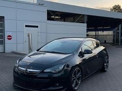 Schwarz Gebraucht 2012 Opel Astra GTC Coupé | 6.900 € (Teuer)