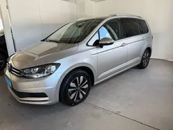 Silber Gebraucht 2024 VW Touran Move Van / Kleinbus | 34.950 € (Fairer Preis)