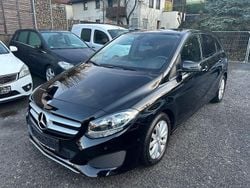Schwarz Gebraucht 2015 Mercedes B200 Van / Kleinbus | 7.950 € (Superpreis)