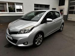 Silber Gebraucht 2012 Toyota Yaris Club Kleinwagen | 7.390 € (Teuer)