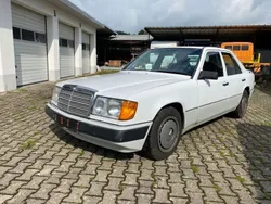Weiß Gebraucht 1990 Mercedes 230 Limousine | 3.550 €