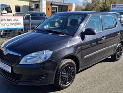 Schwarzmagic perleffekt Gebraucht 2011 Skoda Fabia Classic Kleinwagen | 4.390 € (Etwas zu teuer)