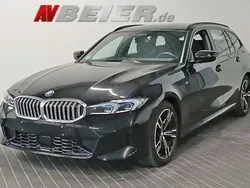 Saphirschwarz Gebraucht 2024 BMW 320 M Sport Kombi | 40.990 € (Fairer Preis)