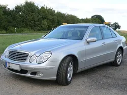 Silber Gebraucht 2003 Mercedes E240 Limousine | 5.500 € (Guter Preis)