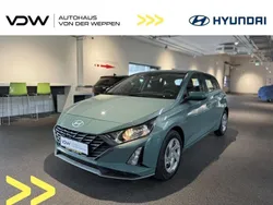 Mangrove green (grün) Neu 2024 Hyundai i20 Select Limousine | 16.990 € (Guter Preis)