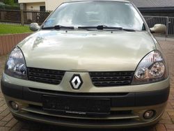 Grau Gebraucht 2003 Renault Clio II Privilege Limousine | 1.200 € (Fairer Preis)