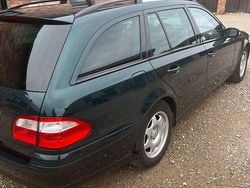 Grün Gebraucht 2003 Mercedes E200 Classic Kombi | 11.900 €
