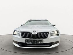 Weiß Gebraucht 2019 Skoda Superb Kombi | 19.980 € (Fairer Preis)