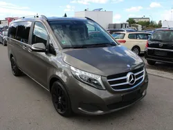 Grau Gebraucht 2015 Mercedes V220 Van / Kleinbus | 32.800 € (Teuer)