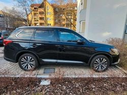 Schwarz Gebraucht 2021 Mitsubishi Outlander SUV | 27.000 € (Teuer)