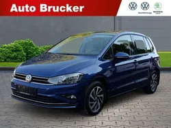 Blau Gebraucht 2018 VW Golf Sportsvan Join Van / Kleinbus | 15.750 € (Fairer Preis)