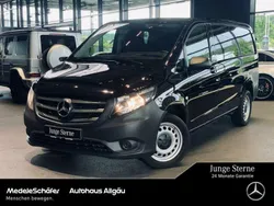 Obsidianschwarz (metallic) Gebraucht 2022 Mercedes Vito Van / Kleinbus | 29.571 € (Superpreis)