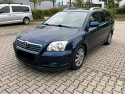 Blau Gebraucht 2005 Toyota Avensis Kombi | 2.000 € (Guter Preis)