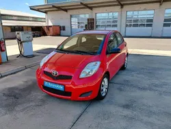Rot Gebraucht 2009 Toyota Yaris Cool Limousine | 2.700 € (Teuer)