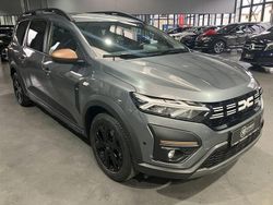 Grau Gebraucht 2024 Dacia Jogger Extreme Van / Kleinbus | 20.990 € (Guter Preis)