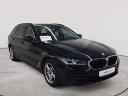 Saphirschwarz metallic Gebraucht 2022 BMW 520 Sport Line Kombi | 29.290 € (Guter Preis)