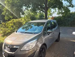 Braun Gebraucht 2011 Opel Meriva Edition Van / Kleinbus | 3.500 € (Fairer Preis)