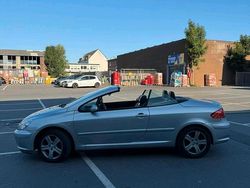 Grau Gebraucht 2004 Peugeot 307 CC Cabrio | 2.999 €