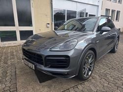 Grau Gebraucht 2020 Porsche Cayenne SUV | 63.990 € (Guter Preis)