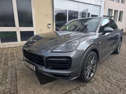 Grau Gebraucht 2020 Porsche Cayenne SUV | 65.990 € (Guter Preis)