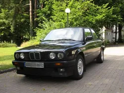 Schwarz Gebraucht 1990 BMW 318 Shadowline Limousine | 12.500 €