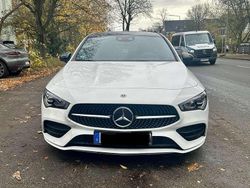 Weiß Gebraucht 2021 Mercedes 220 AMG line Coupé | 35.999 € (Teuer)