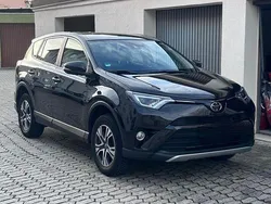 Braun Gebraucht 2016 Toyota RAV4 Comfort SUV | 22.500 € (Etwas zu teuer)