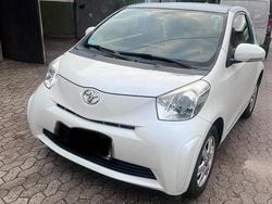Weiß Gebraucht 2012 Toyota iQ Kleinwagen | 2.800 € (Guter Preis)