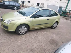 Grün Gebraucht 2005 Ford Focus Coupé | 1.600 € (Superpreis)