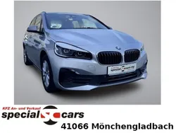 Silber Gebraucht 2018 BMW 218 Active Tourer Van / Kleinbus | 17.890 € (Fairer Preis)