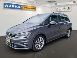 Grau Gebraucht 2020 VW Golf Sportsvan Highline Van / Kleinbus | 19.990 € (Fairer Preis)