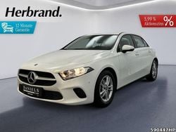 Unilack polarweiß Gebraucht 2019 Mercedes A200 Limousine | 18.850 € (Guter Preis)