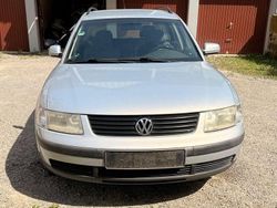Grau Gebraucht 1998 VW Passat Basis Kombi | 800 € (Guter Preis)