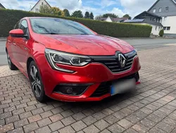 Rot Gebraucht 2017 Renault Mégane IV Intens Limousine | 12.500 € (Fairer Preis)