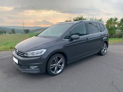 Grau Gebraucht 2017 VW Touran Highline Van / Kleinbus | 19.700 € (Guter Preis)