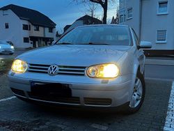 Silber Gebraucht 2000 VW Golf IV Kombi | 1.000 € (Fairer Preis)